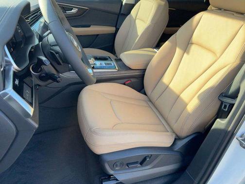 2026 Audi Q7 45 Premium