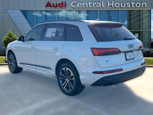 2026 Audi Q7 45 Premium