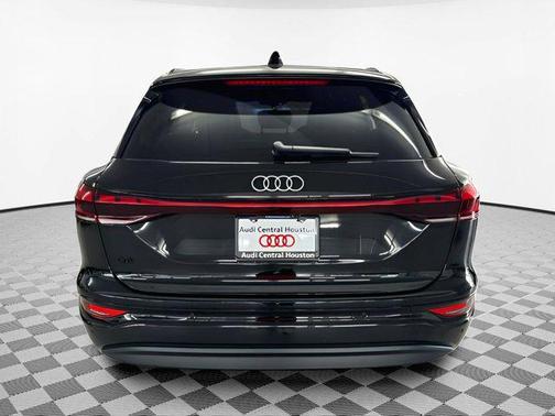 2025 Audi Q6 e-tron Premium Plus quattro
