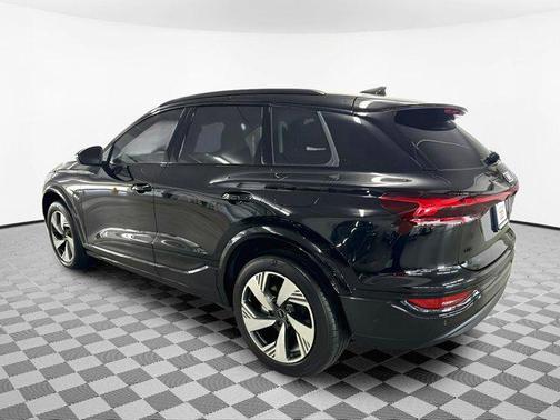 2025 Audi Q6 e-tron Premium Plus quattro