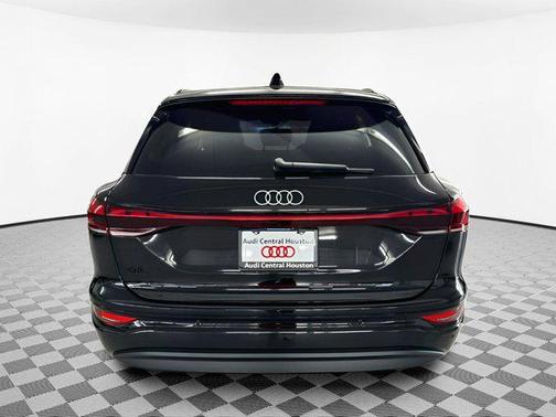 2025 Audi Q6 e-tron Premium Plus quattro