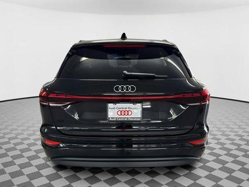 2025 Audi Q6 e-tron Premium Plus quattro