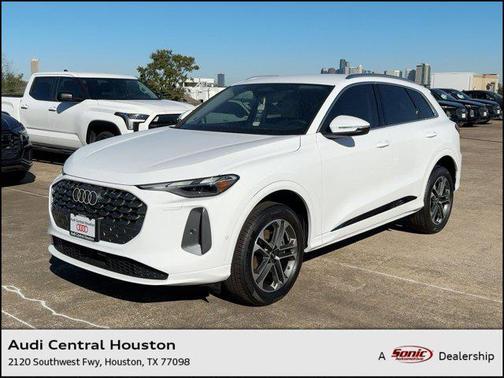 2025 Audi Q5 Premium TFSI quattro S tronic