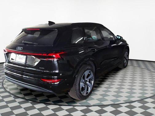 2025 Audi Q6 e-tron Premium quattro