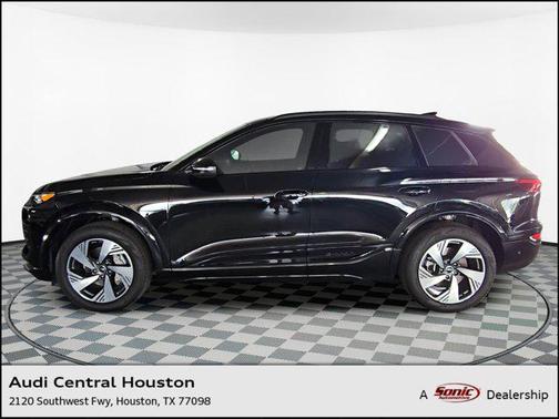 2025 Audi Q6 e-tron Premium quattro