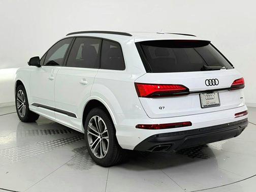 2025 Audi Q7 45 Premium Plus