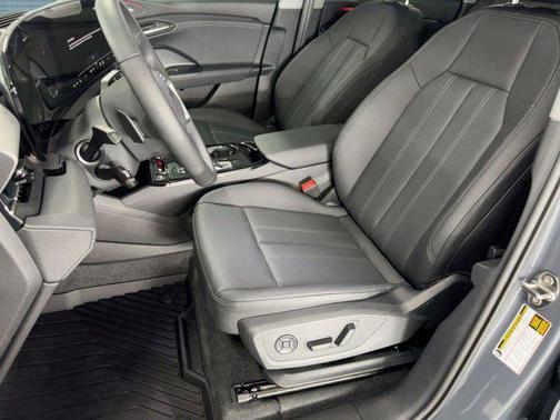 2025 Audi Q6 e-tron Premium Plus quattro