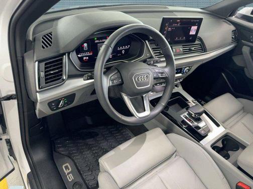 2025 Audi Q5 45 S line Premium