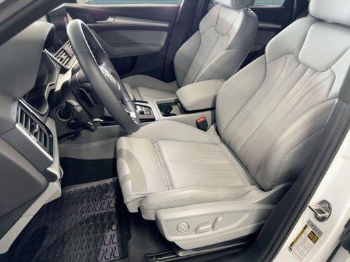 2025 Audi Q5 45 S line Premium