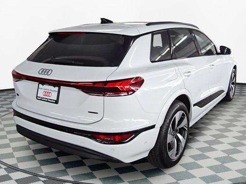 2025 Audi Q6 e-tron Prestige quattro