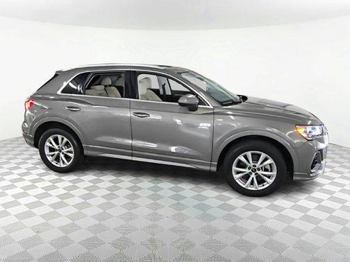 2022 Audi Q3 45 S line Premium