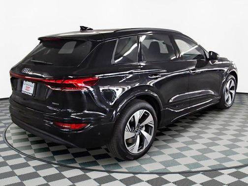 2025 Audi Q6 e-tron Prestige quattro