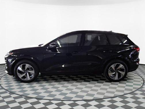 2025 Audi Q6 e-tron Prestige quattro