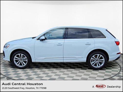 2025 Audi Q7 55 Premium Plus