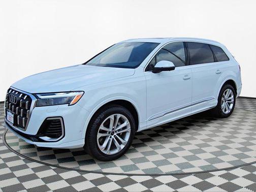 2025 Audi Q7 55 Premium Plus
