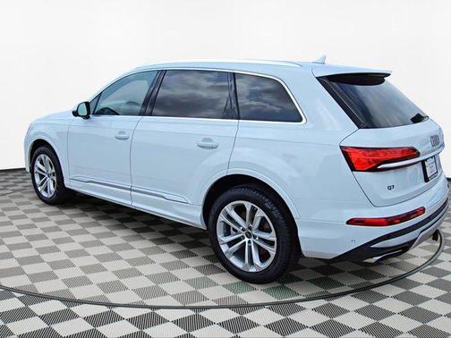 2025 Audi Q7 55 Premium Plus