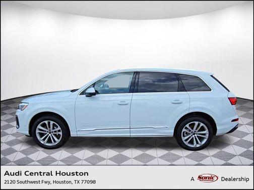 2025 Audi Q7 55 Premium Plus
