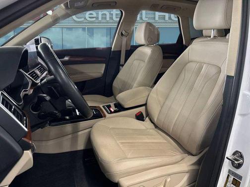2022 Audi Q5 45 S line Premium Plus