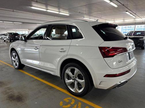 2022 Audi Q5 45 S line Premium Plus