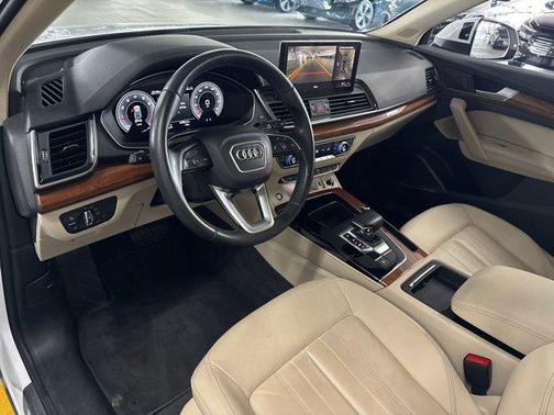2022 Audi Q5 45 S line Premium Plus