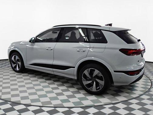 2025 Audi Q6 e-tron Premium Plus quattro