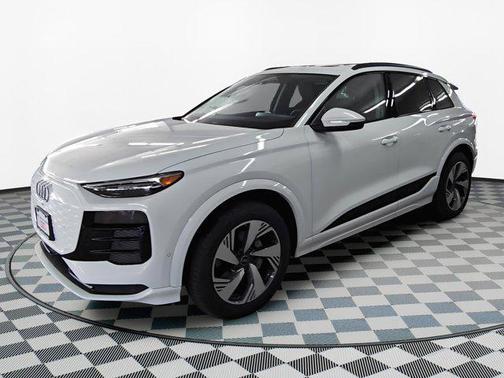 2025 Audi Q6 e-tron Premium Plus quattro