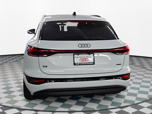 2025 Audi Q6 e-tron Premium Plus quattro