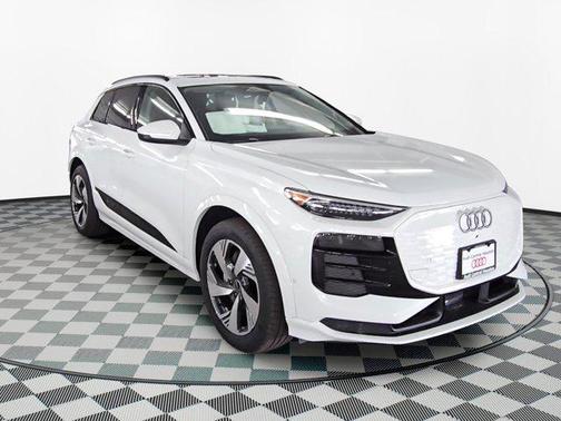 2025 Audi Q6 e-tron Premium Plus quattro