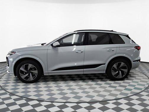 2025 Audi Q6 e-tron Premium Plus quattro