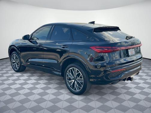 Mythos Black Metallic 2026 Audi Q5 Sportback Premium Plus TFSI quattro S tronic