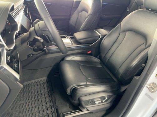 2023 Audi Q8 55 Prestige