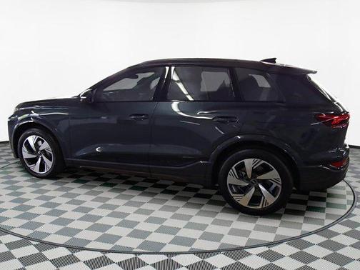 2025 Audi Q6 e-tron Prestige quattro