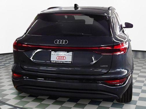 2025 Audi Q6 e-tron Prestige quattro