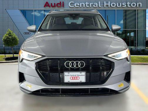 2022 Audi e-tron Premium