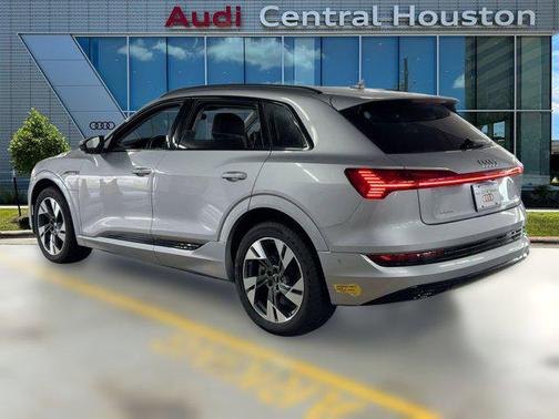 2022 Audi e-tron Premium