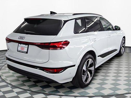2025 Audi Q6 e-tron Prestige quattro