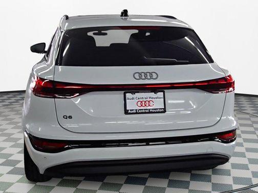 2025 Audi Q6 e-tron Prestige quattro