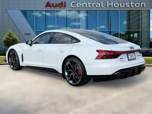 2025 Audi RS e-tron GT performance