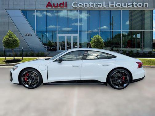 2025 Audi RS e-tron GT performance