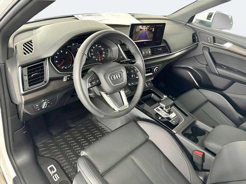 2025 Audi Q5 45 S line Premium