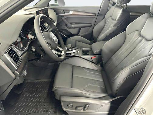 2025 Audi Q5 45 S line Premium