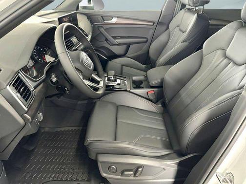 2025 Audi Q5 45 S line Premium