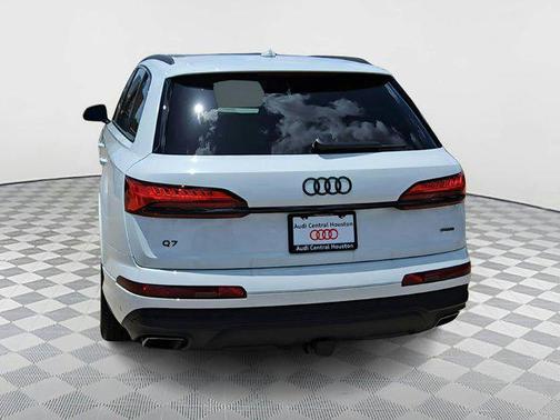 2025 Audi Q7 55 Premium Plus