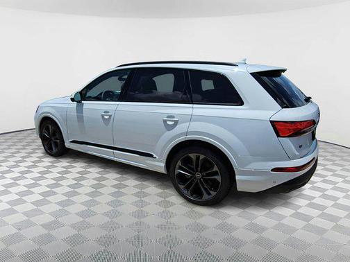 2025 Audi Q7 55 Premium Plus