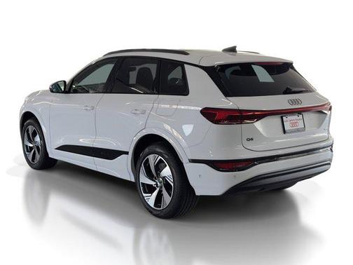 2025 Audi Q6 e-tron Premium Plus quattro