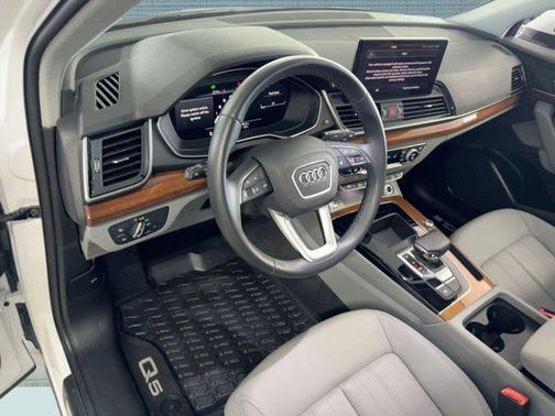 2025 Audi Q5 40 Premium