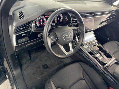 2025 Audi Q7 45 Premium Plus