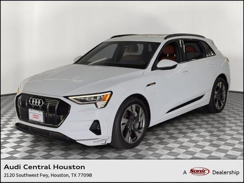 Glacier White Metallic 2021 Audi e-tron Premium
