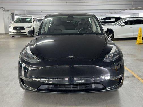 2022 Tesla Model Y Long Range Dual Motor All-Wheel Drive