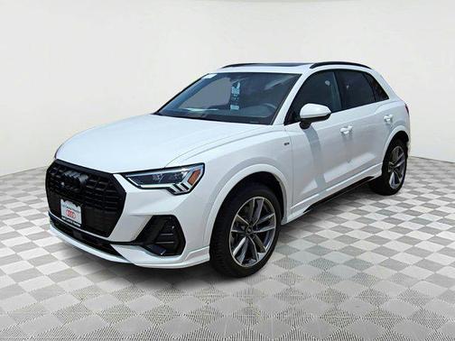 2025 Audi Q3 Premium 45 TFSI S line quattro Tiptronic